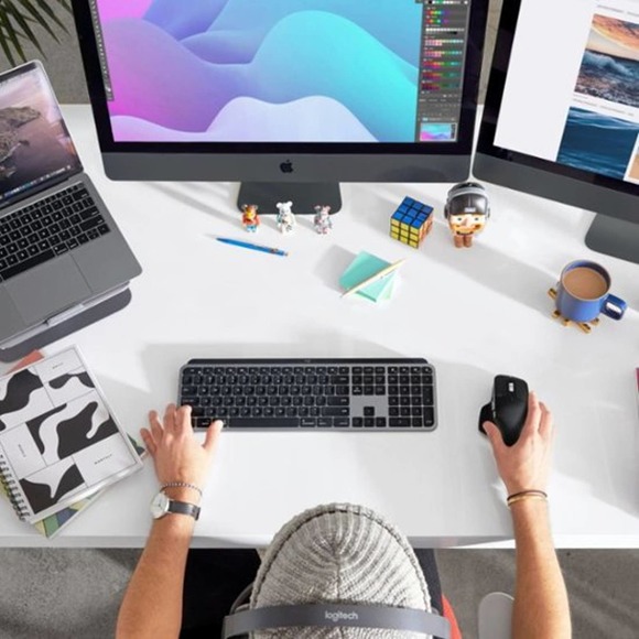 Logitech - MX Keys Full-size Wireless Bluetooth Membrane Keyboard - Picture 4 of 4